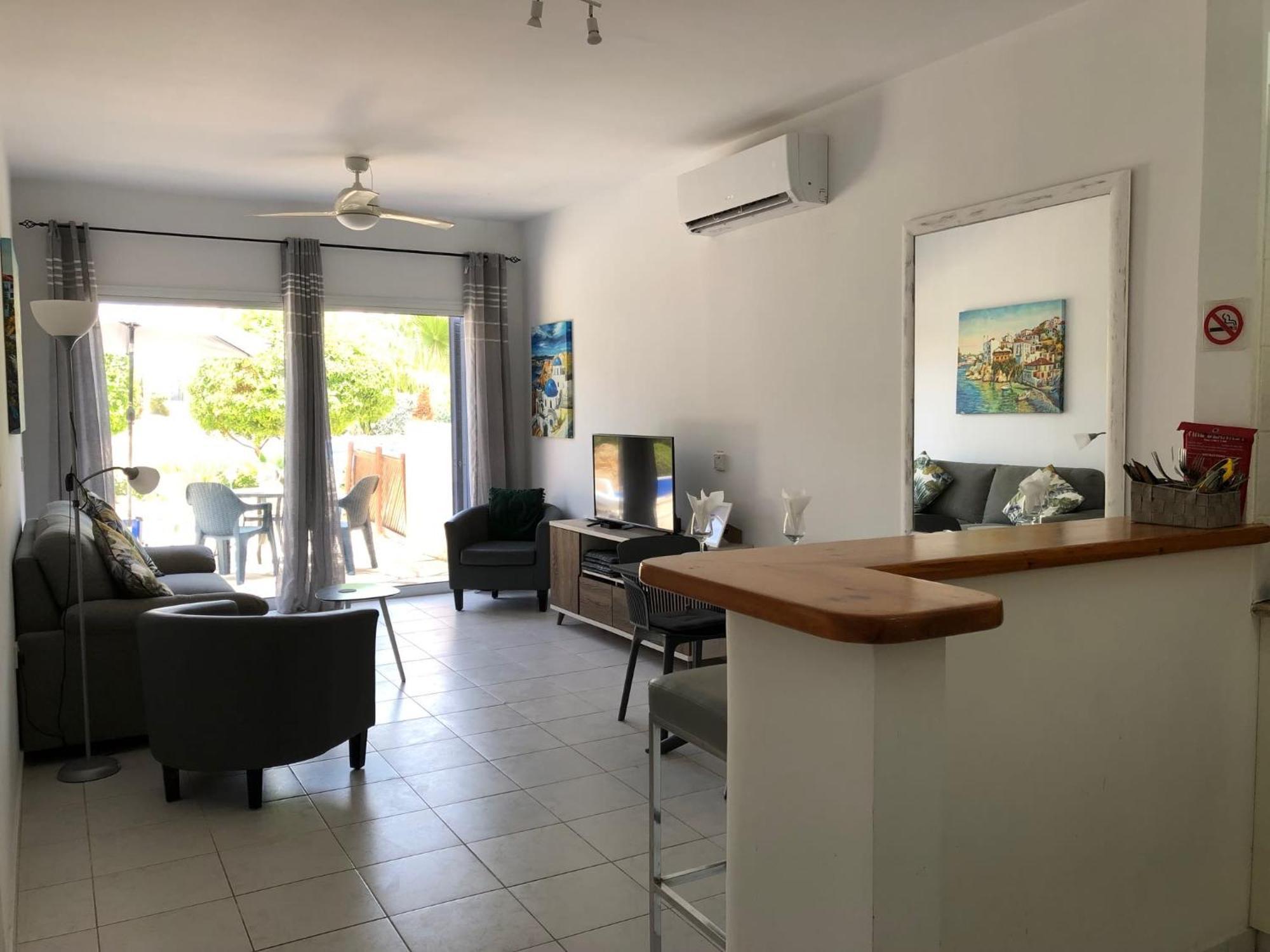 Stylish 1 Bedroom Apartment In Limnaria Gardens Pafos Exterior foto