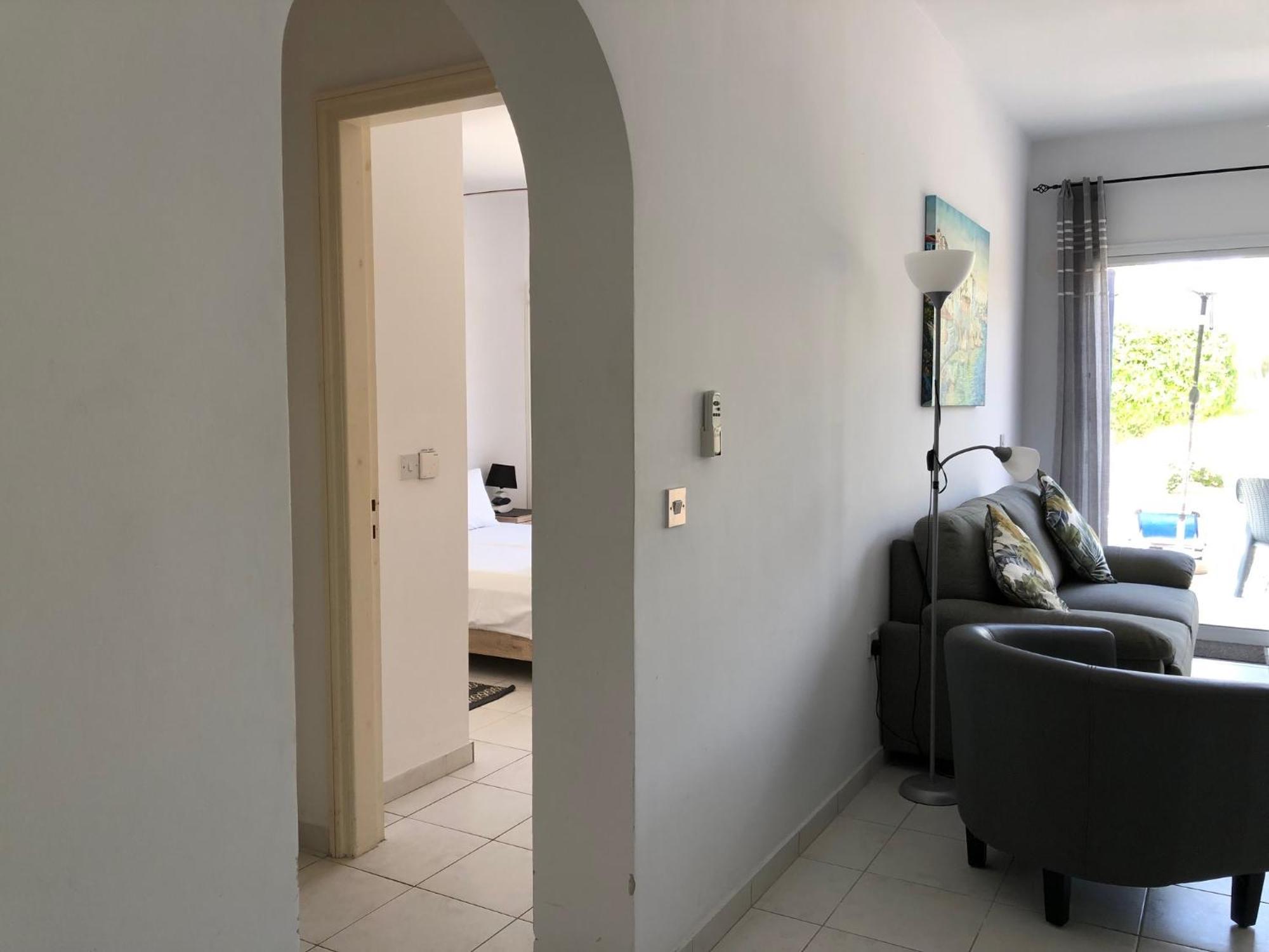 Stylish 1 Bedroom Apartment In Limnaria Gardens Pafos Exterior foto