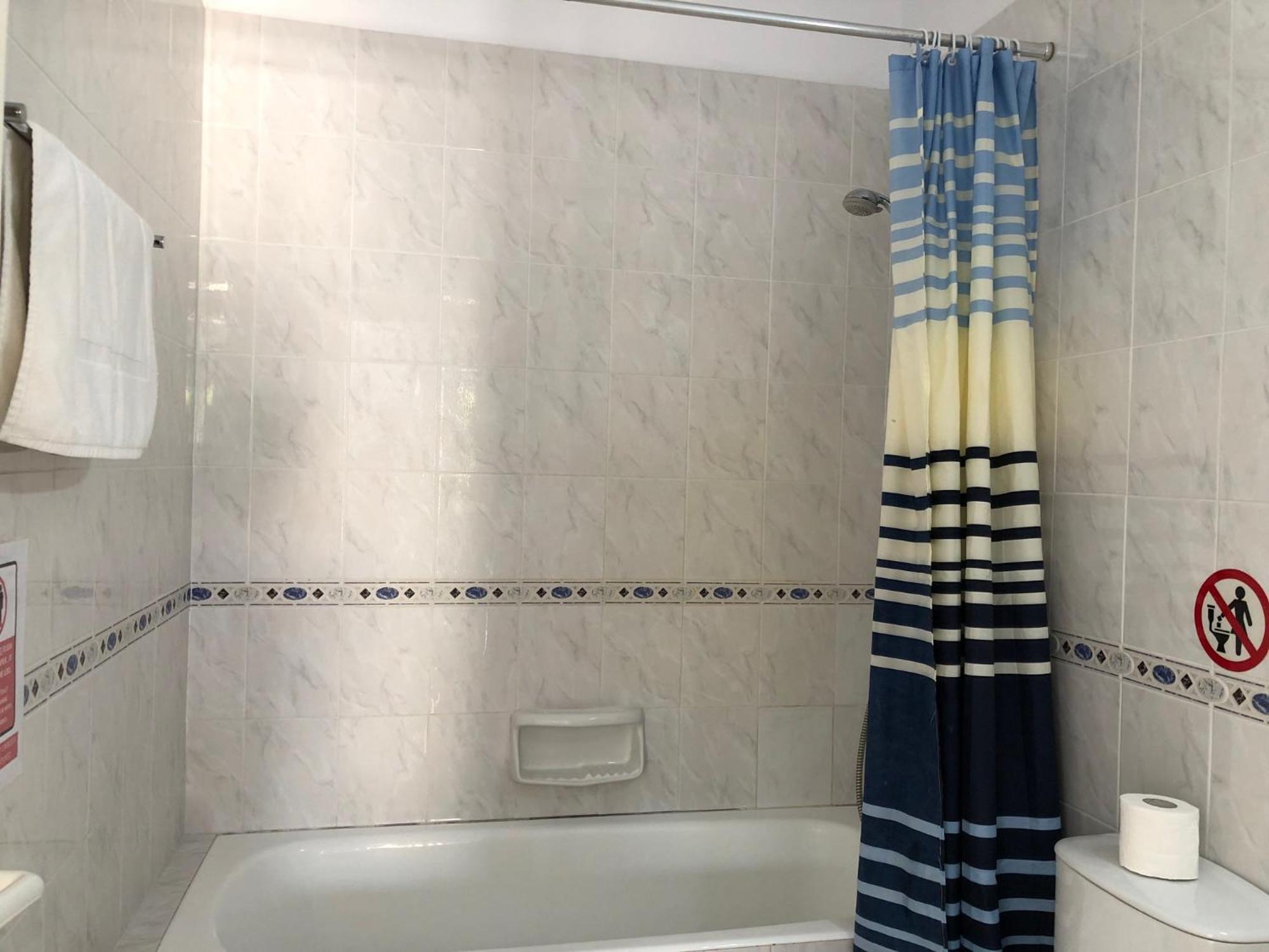 Stylish 1 Bedroom Apartment In Limnaria Gardens Pafos Exterior foto